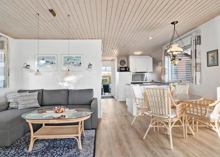 2 Bedroom In הדרסלב